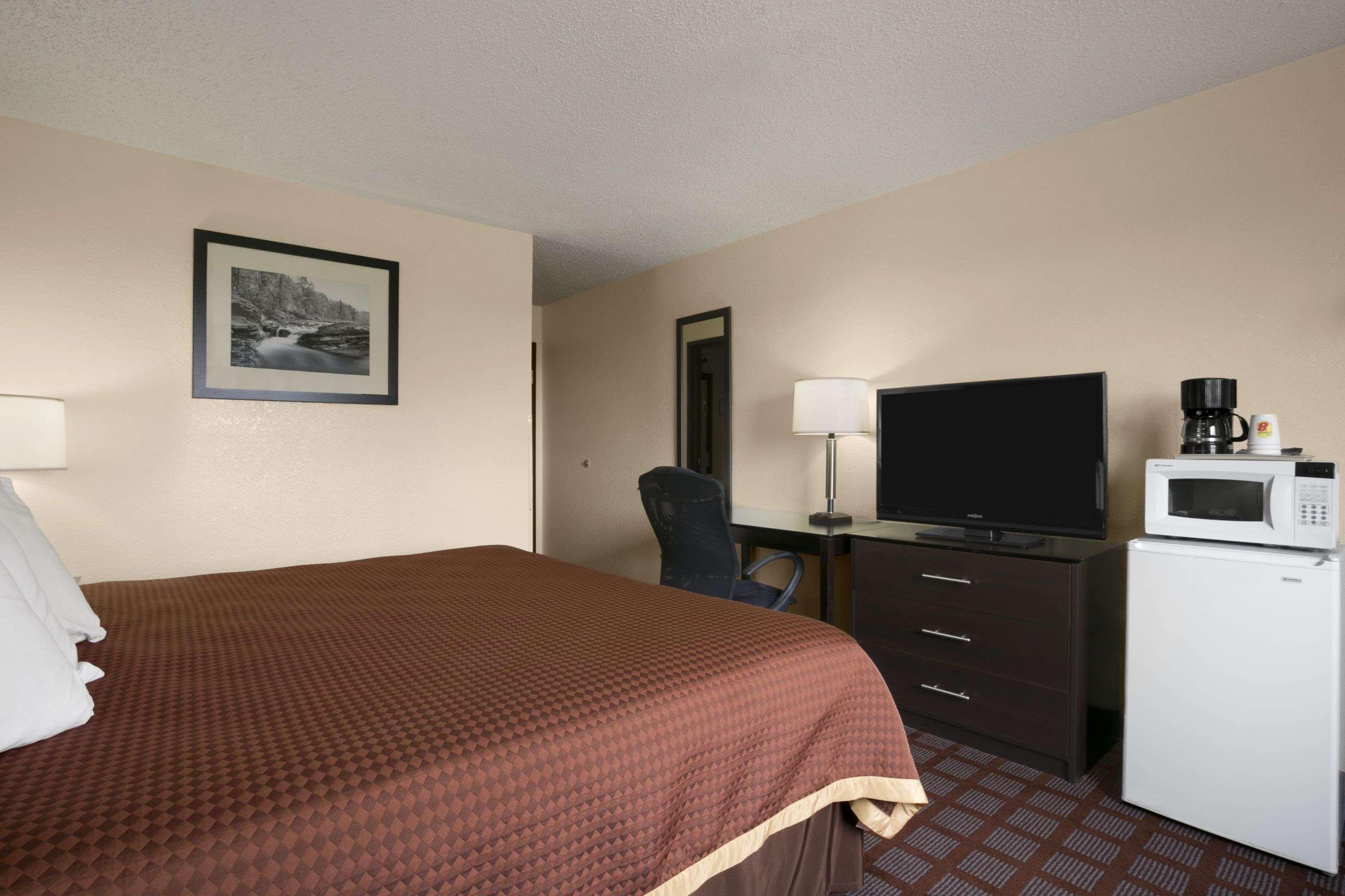 Motel Super 8 By Wyndham Saginaw Exterior foto