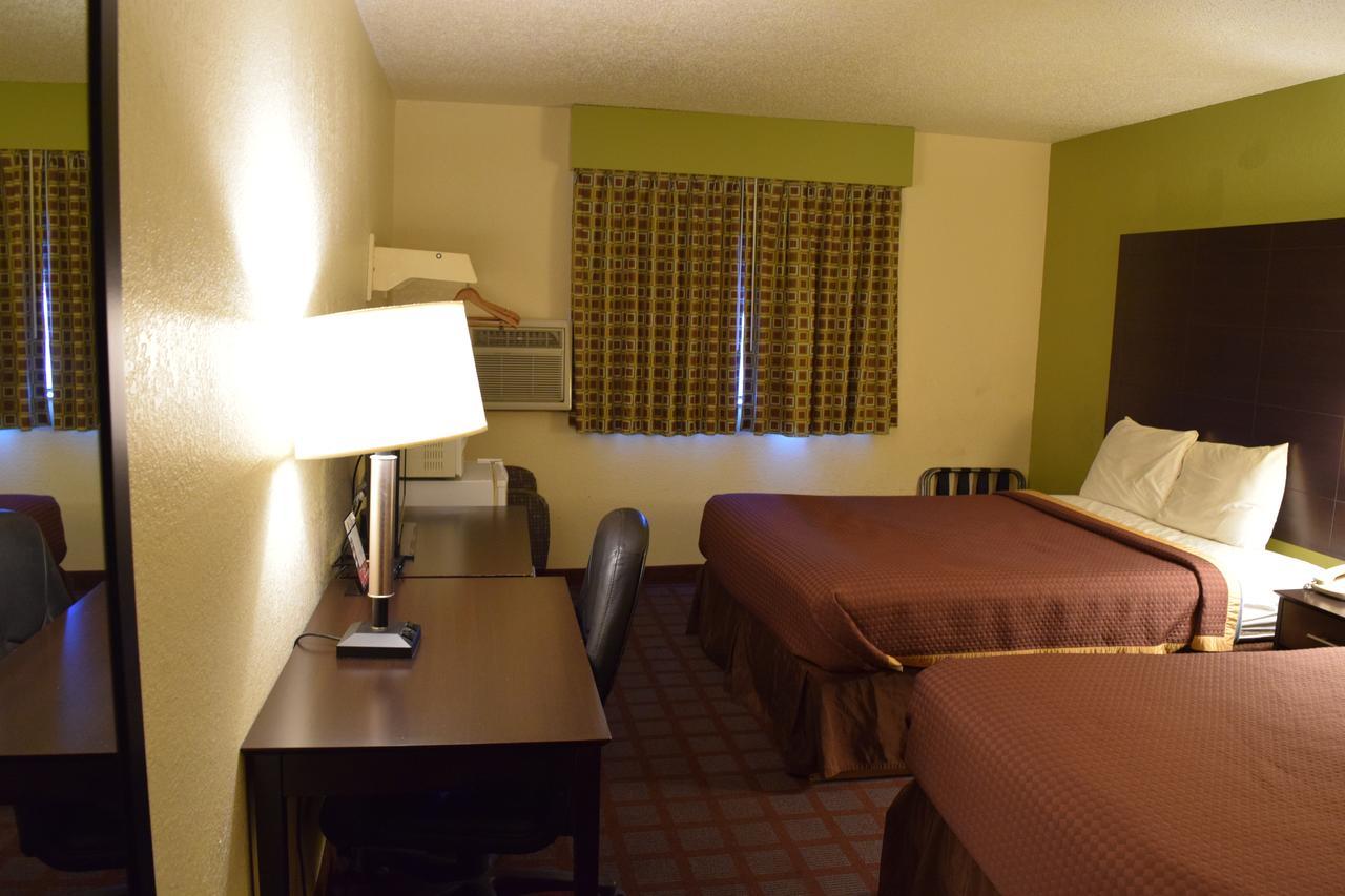 Motel Super 8 By Wyndham Saginaw Exterior foto