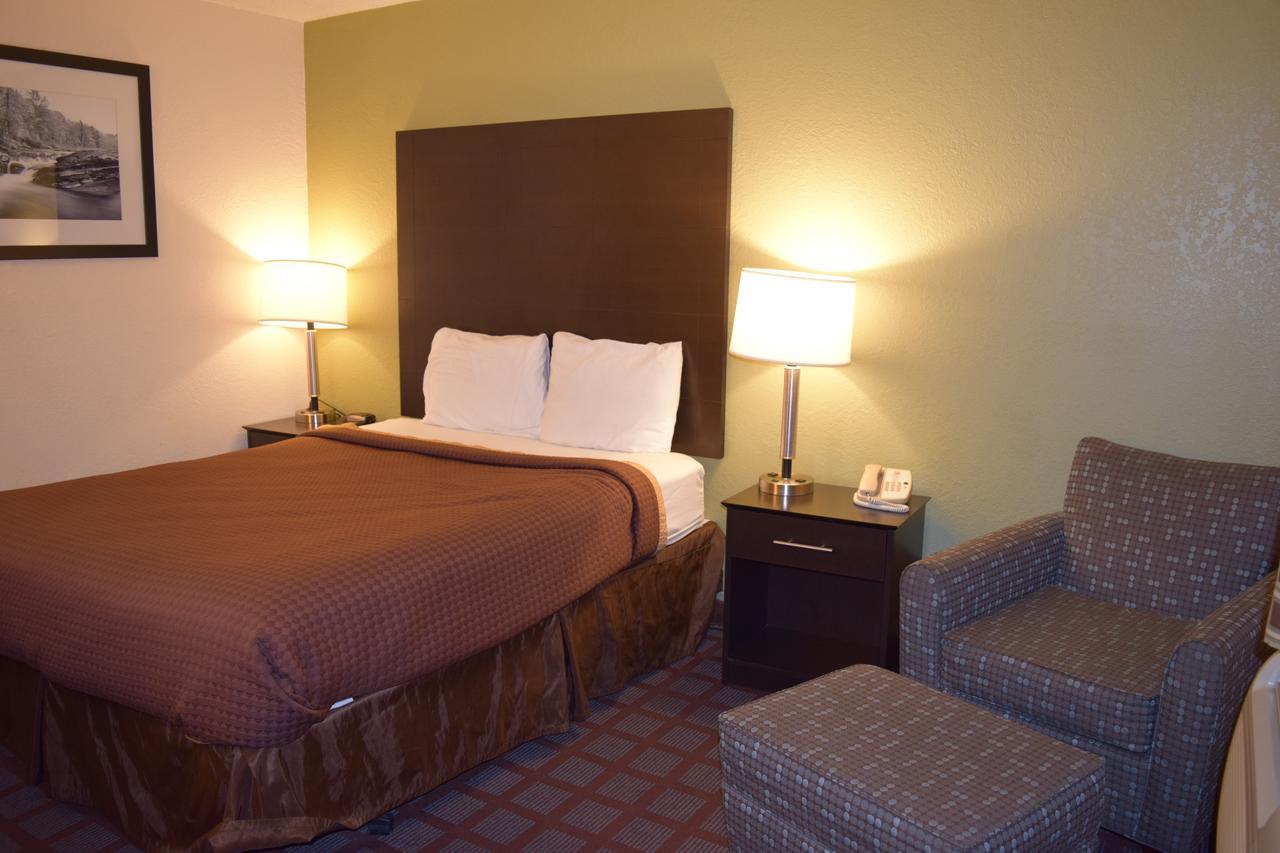 Motel Super 8 By Wyndham Saginaw Exterior foto