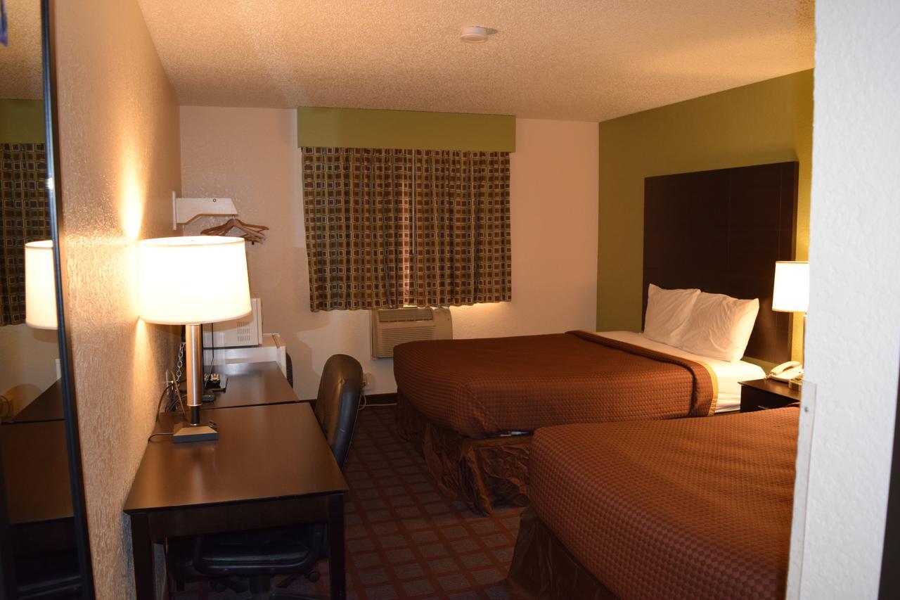 Motel Super 8 By Wyndham Saginaw Exterior foto